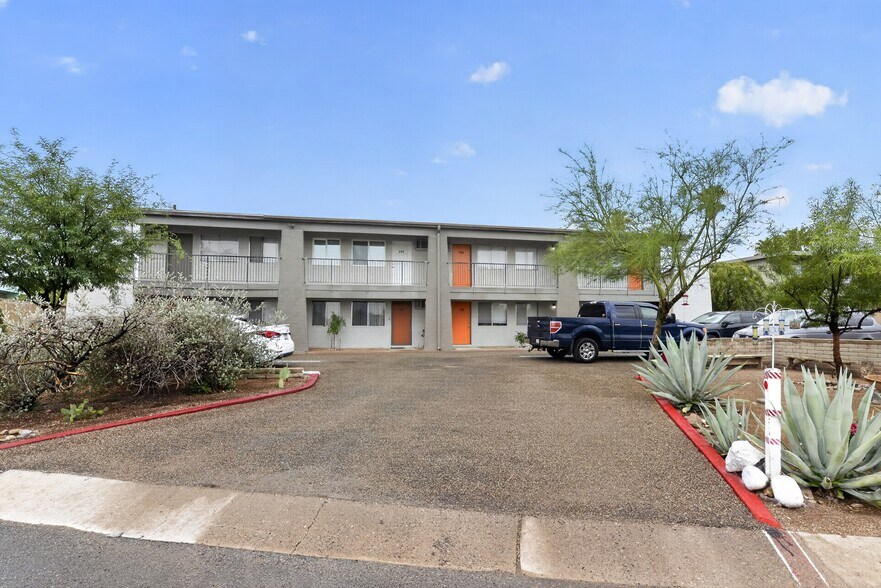 30 E Camino Villas, Tucson, AZ à vendre - Photo de l’immeuble – Image 3 sur 12