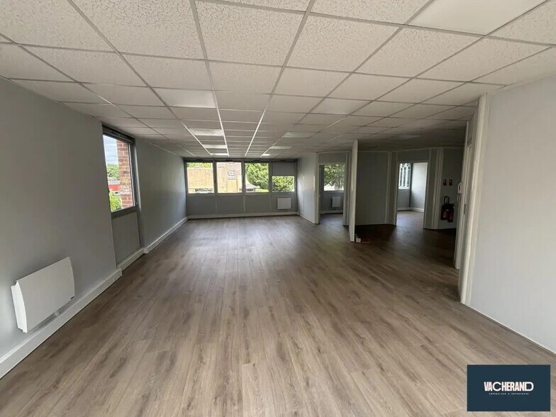 Bureau dans Marcq-en-Baroeul à louer - Photo de l’immeuble – Image 1 sur 4