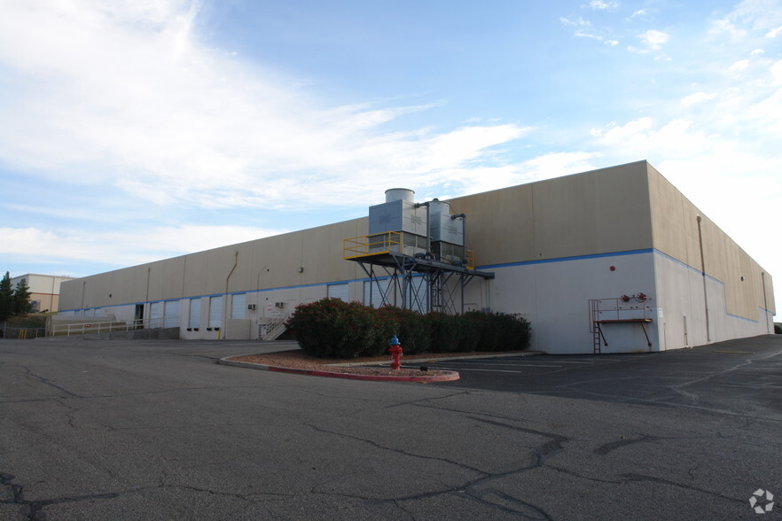 11560 Rojas Dr, El Paso, TX à louer - Photo de l’immeuble – Image 3 sur 6