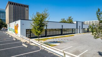 Plus de détails pour 1126 N Saint Marys St, San Antonio, TX - Local commercial à louer