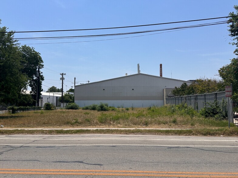 216 E Josephine St, San Antonio, TX à louer - Photo de l’immeuble – Image 2 sur 5