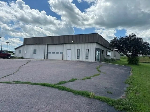 24605 Klein Ave, Dell Rapids, SD à vendre Photo principale– Image 1 sur 8