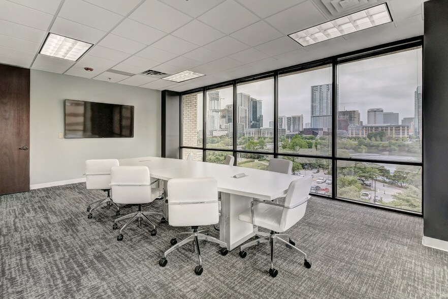 210 Barton Springs Rd, Austin, TX à louer - Autre – Image 3 sur 8