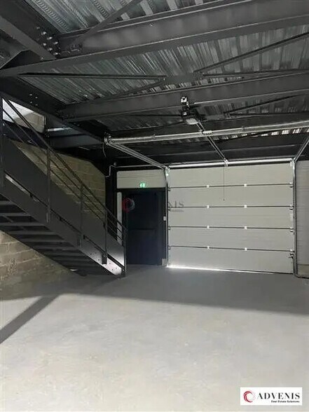 Local d’activités dans Lège-Cap-Ferret à louer - Photo de l’immeuble – Image 1 sur 5
