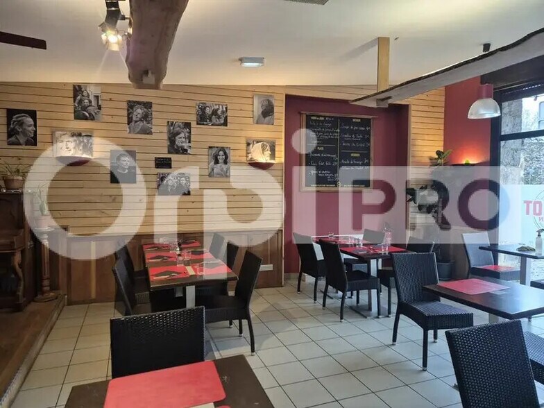 Bureau dans Saint-Jean-Ligoure à vendre - Photo de l’immeuble – Image 2 sur 12