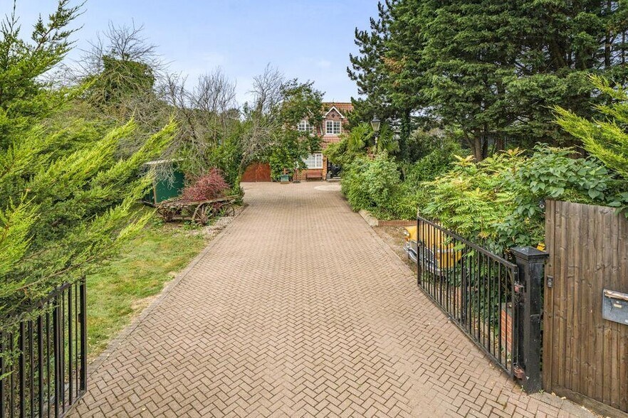 Far View The Common, West Drayton à vendre - Photo de l’immeuble – Image 2 sur 18