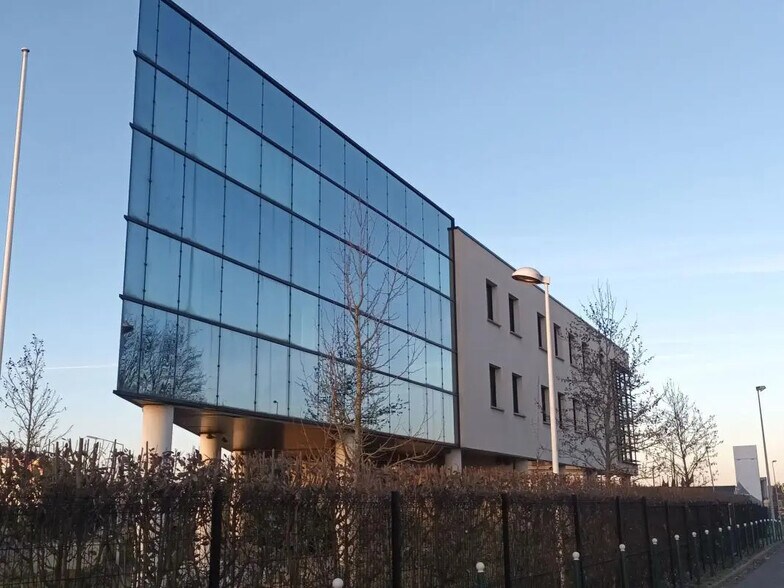 Bureau dans Noyelles-Godault à louer - Photo de l’immeuble – Image 1 sur 5