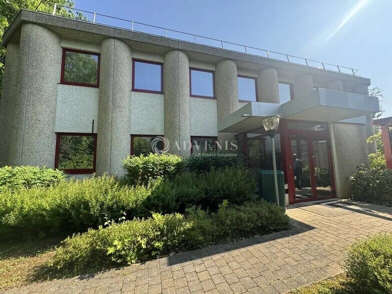 Bureau dans Tremblay-en-France à louer - Photo de l’immeuble – Image 1 sur 5