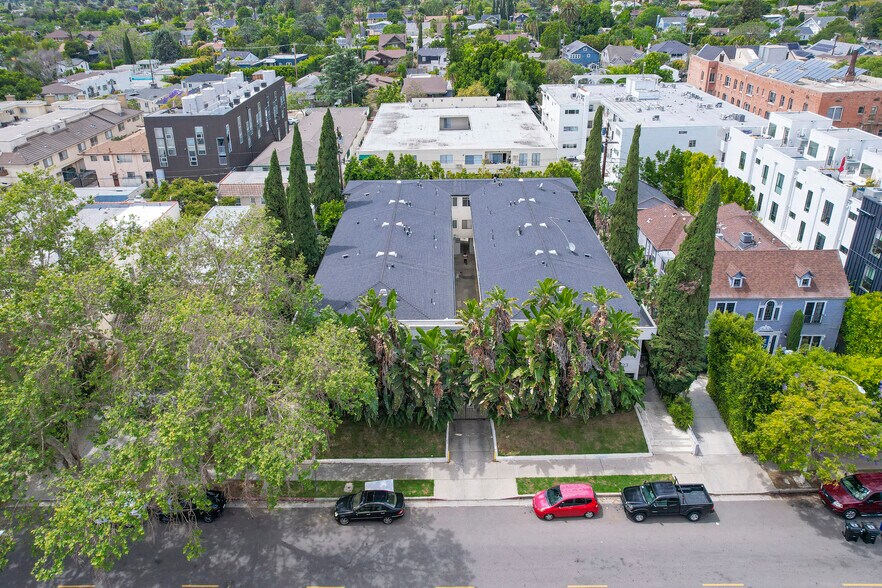 127 S St Andrews Pl, Los Angeles, CA à vendre - Photo de l’immeuble – Image 1 sur 15