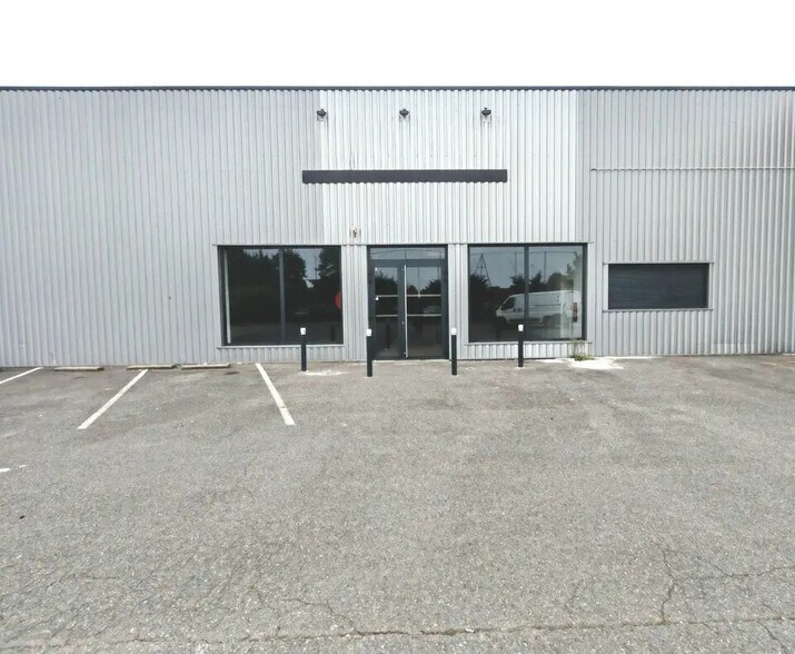 Local commercial dans Reims à louer - Photo de l’immeuble – Image 1 sur 7