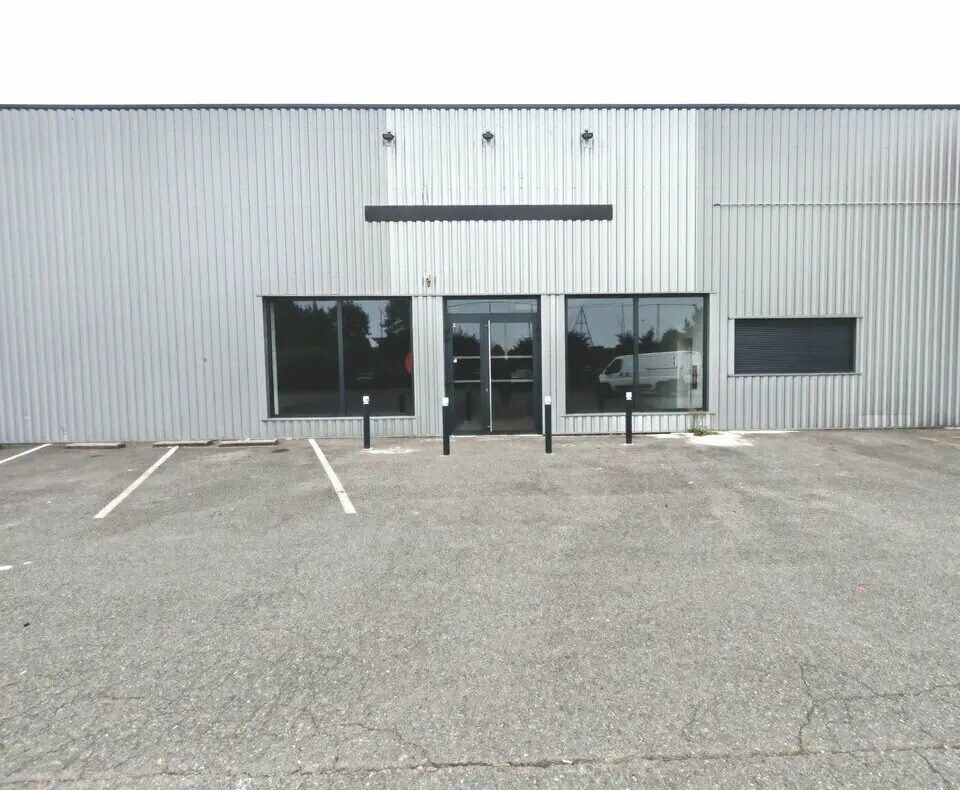 Local commercial dans Reims à louer Photo de l’immeuble– Image 1 sur 8