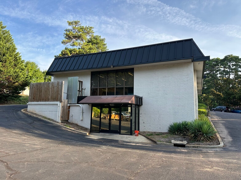 2200 New Bern Ave, Raleigh, NC à vendre - Photo de l’immeuble – Image 2 sur 18