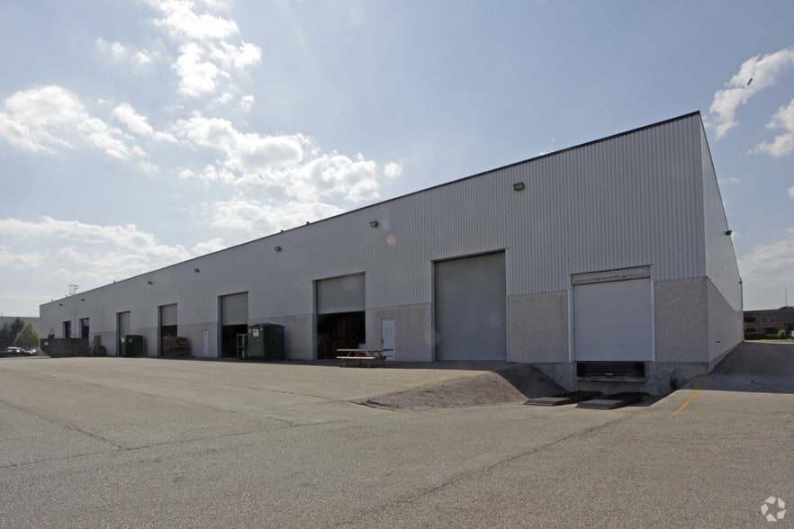 90 Admiral Blvd, Mississauga, ON à louer - Photo de l’immeuble – Image 2 sur 2