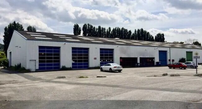 Plus de détails pour Bureau, Industriel/Logistique à louer