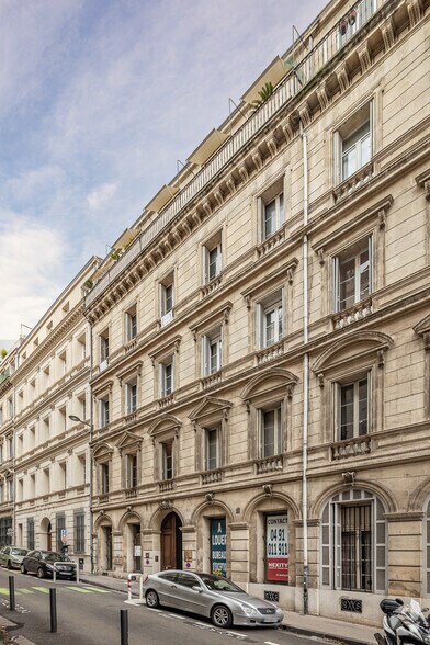 26 Rue Edouard Delanglade, Marseille à louer - Photo de l’immeuble – Image 2 sur 2