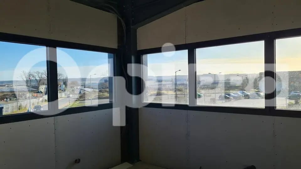 Bureau dans Domérat à louer - Photo intérieure – Image 2 sur 5