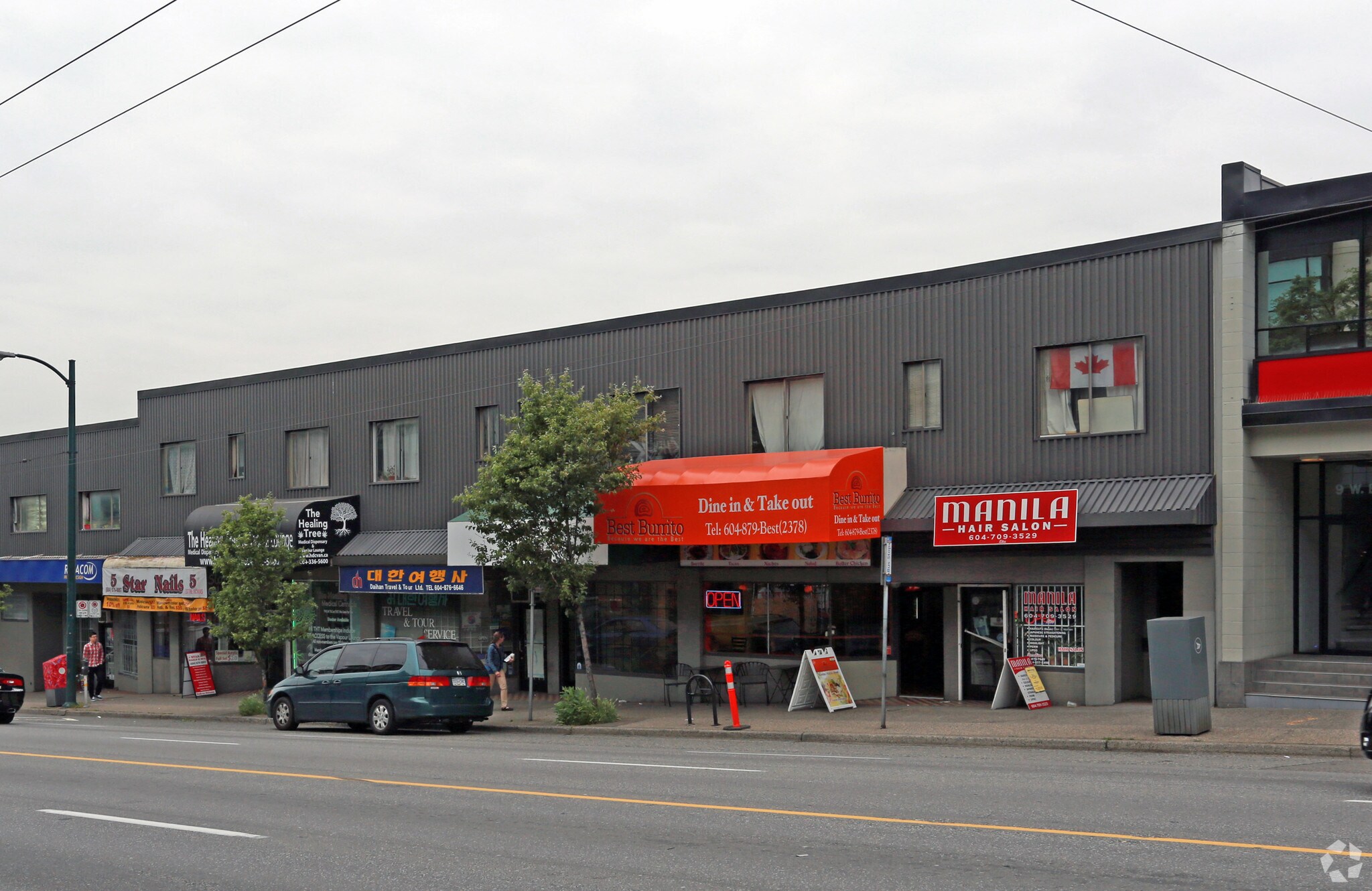 11-33 W Broadway, Vancouver, BC à louer Photo de l’immeuble– Image 1 sur 5