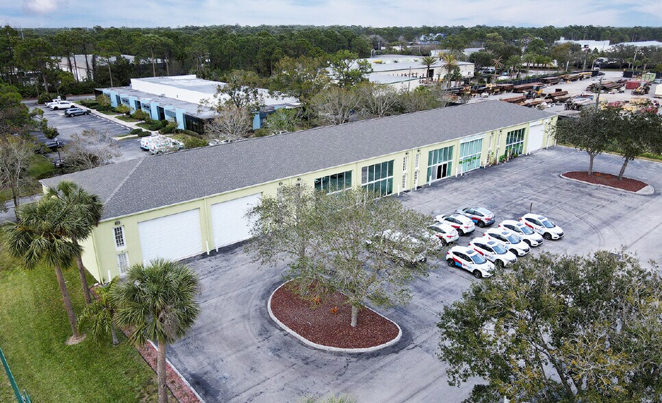 2190 NW Reserve Park Trace, Port Saint Lucie, FL à vendre - Photo de l’immeuble – Image 3 sur 11