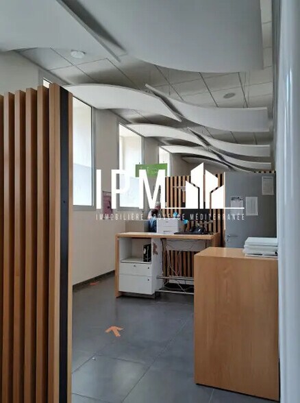 Local commercial dans La Ciotat à louer - Photo de l’immeuble – Image 1 sur 5