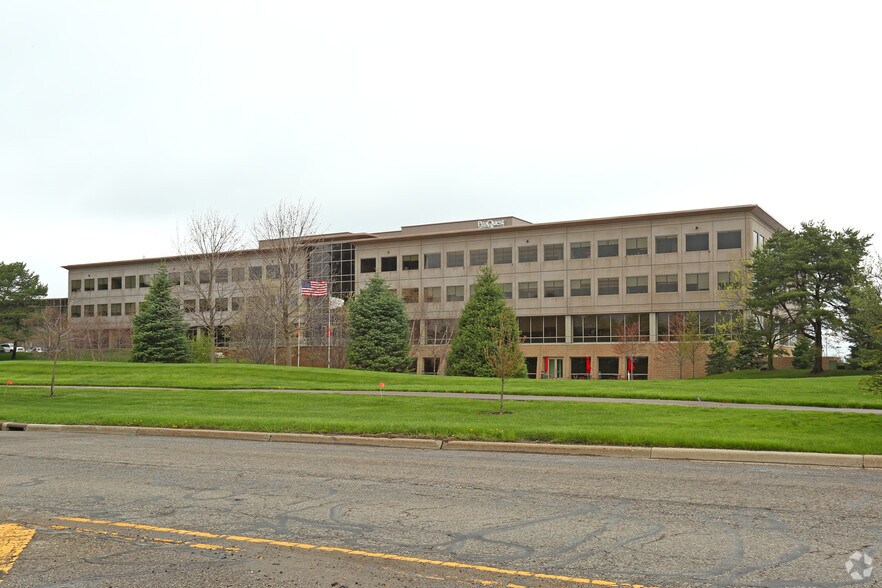 789 E Eisenhower Pky, Ann Arbor, MI à louer - Photo de l’immeuble – Image 2 sur 3