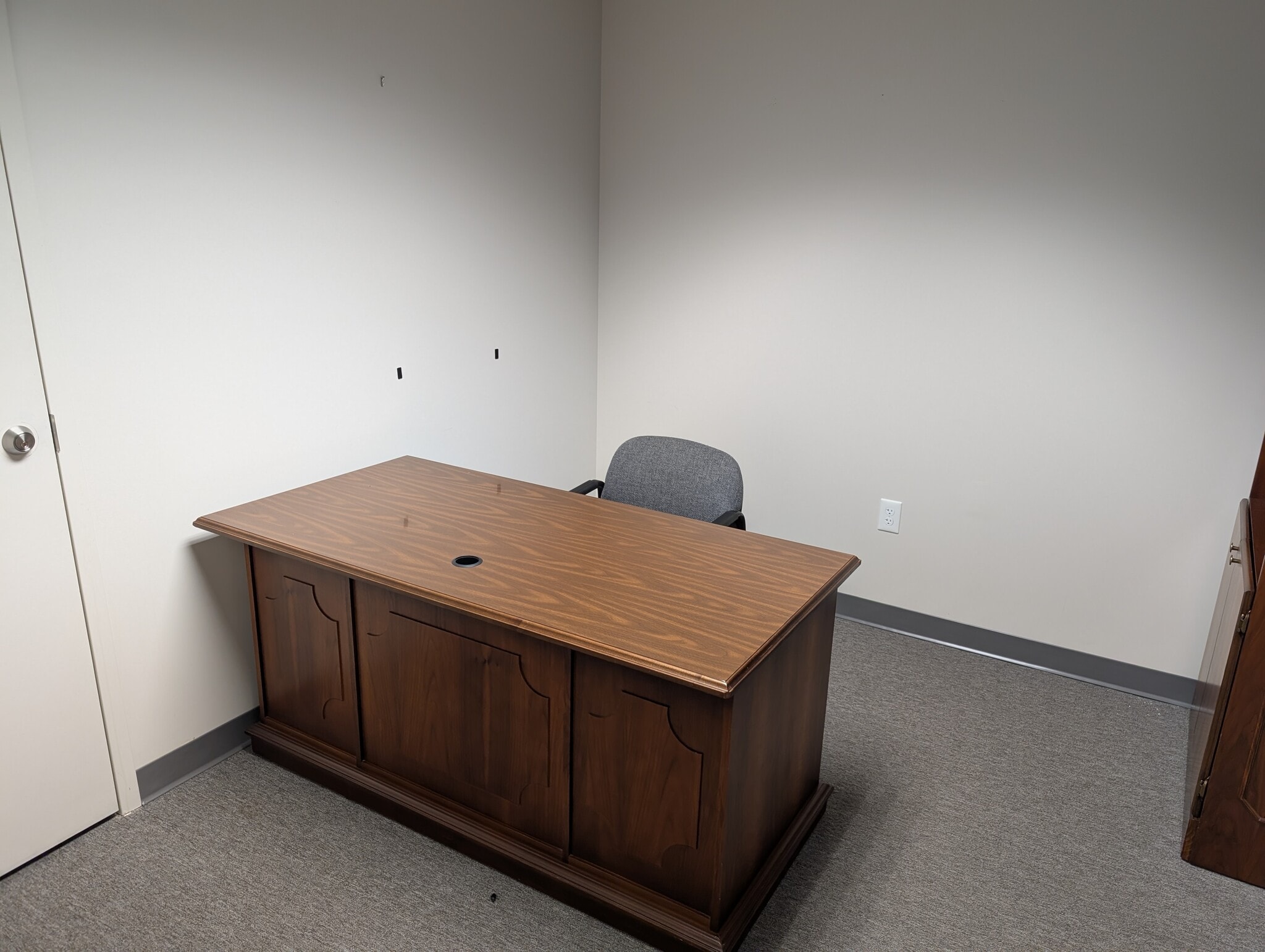 801 W Bay Dr, Largo, FL à louer Photo intérieure– Image 1 sur 13