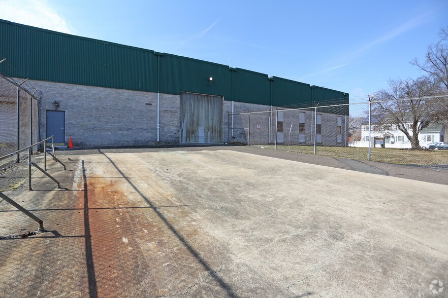 3161 State Rd, Bensalem, PA à louer - Photo de l’immeuble – Image 2 sur 6