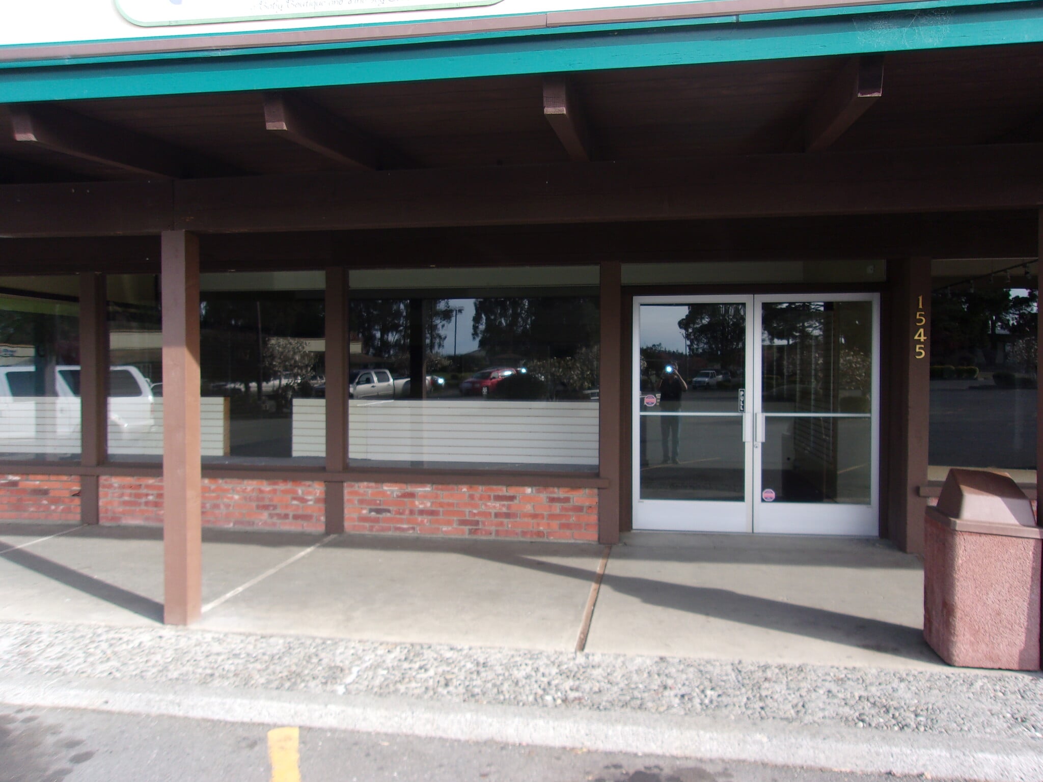 1503 City Center Rd, Mckinleyville, CA à louer Photo de l’immeuble– Image 1 sur 3