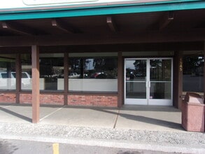 1503 City Center Rd, Mckinleyville, CA à louer Photo de l’immeuble– Image 1 sur 3