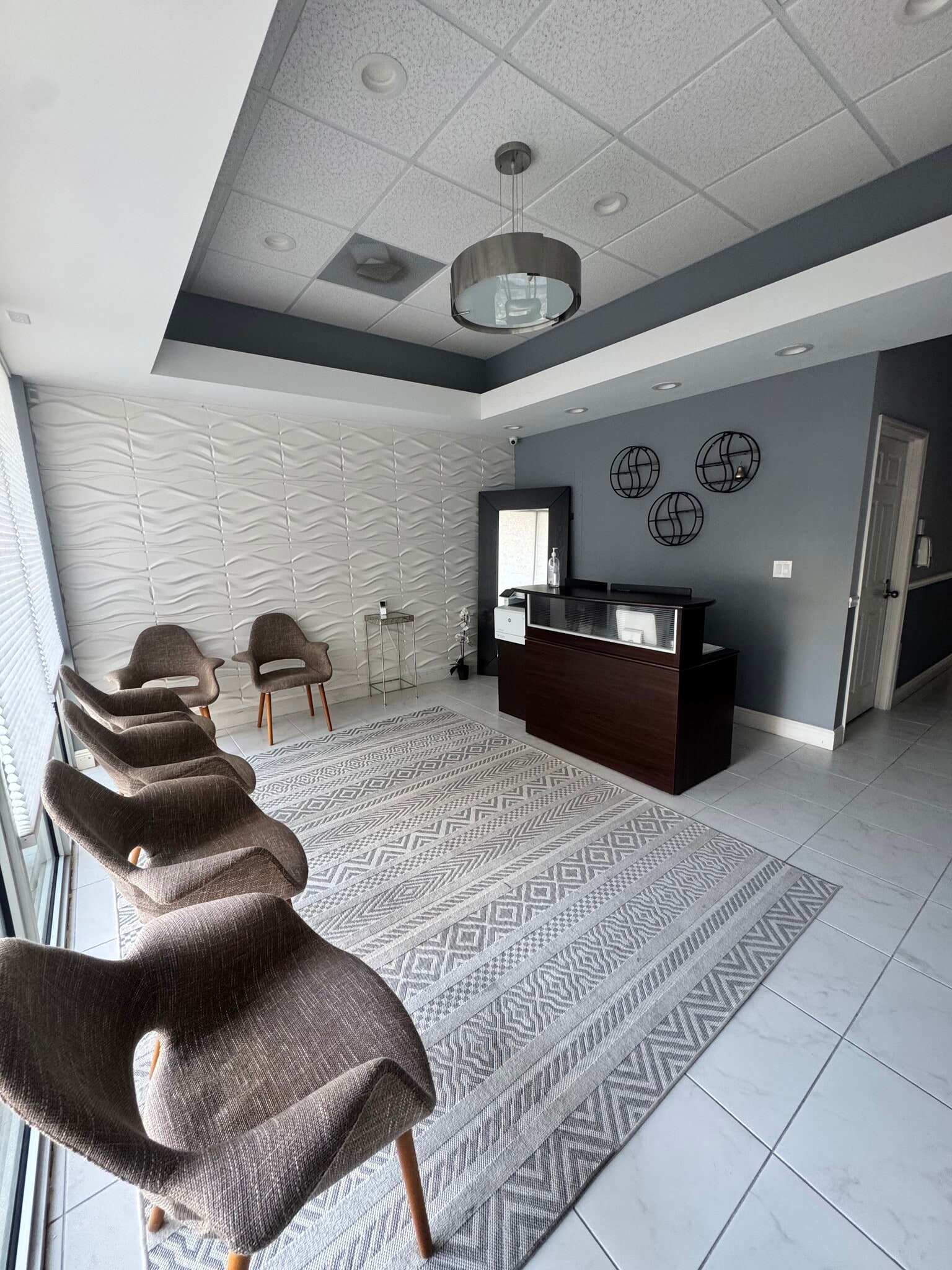 645-710 W Hallandale Beach Blvd, Hallandale, FL à louer Photo intérieure– Image 1 sur 5