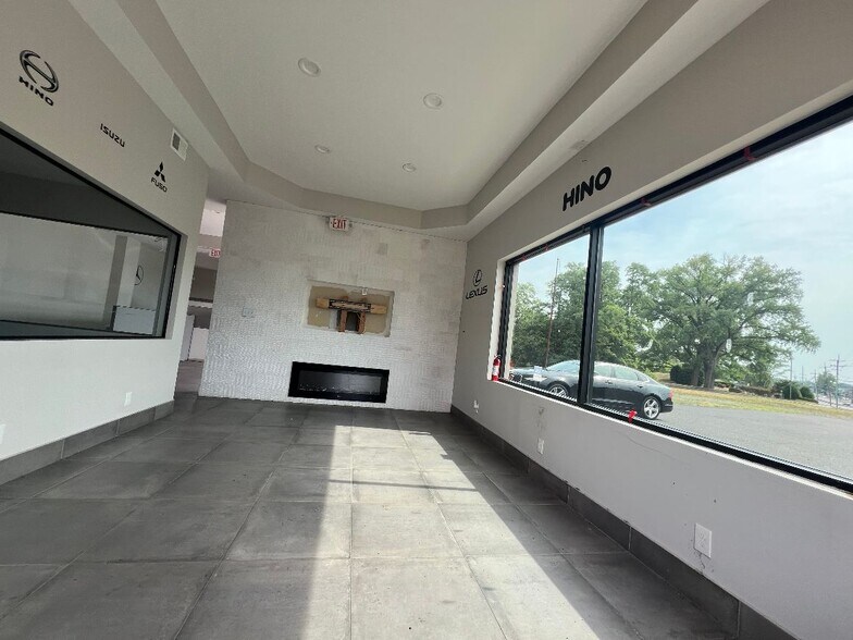 2913 US 130, Delran, NJ à vendre - Photo intérieure – Image 3 sur 7