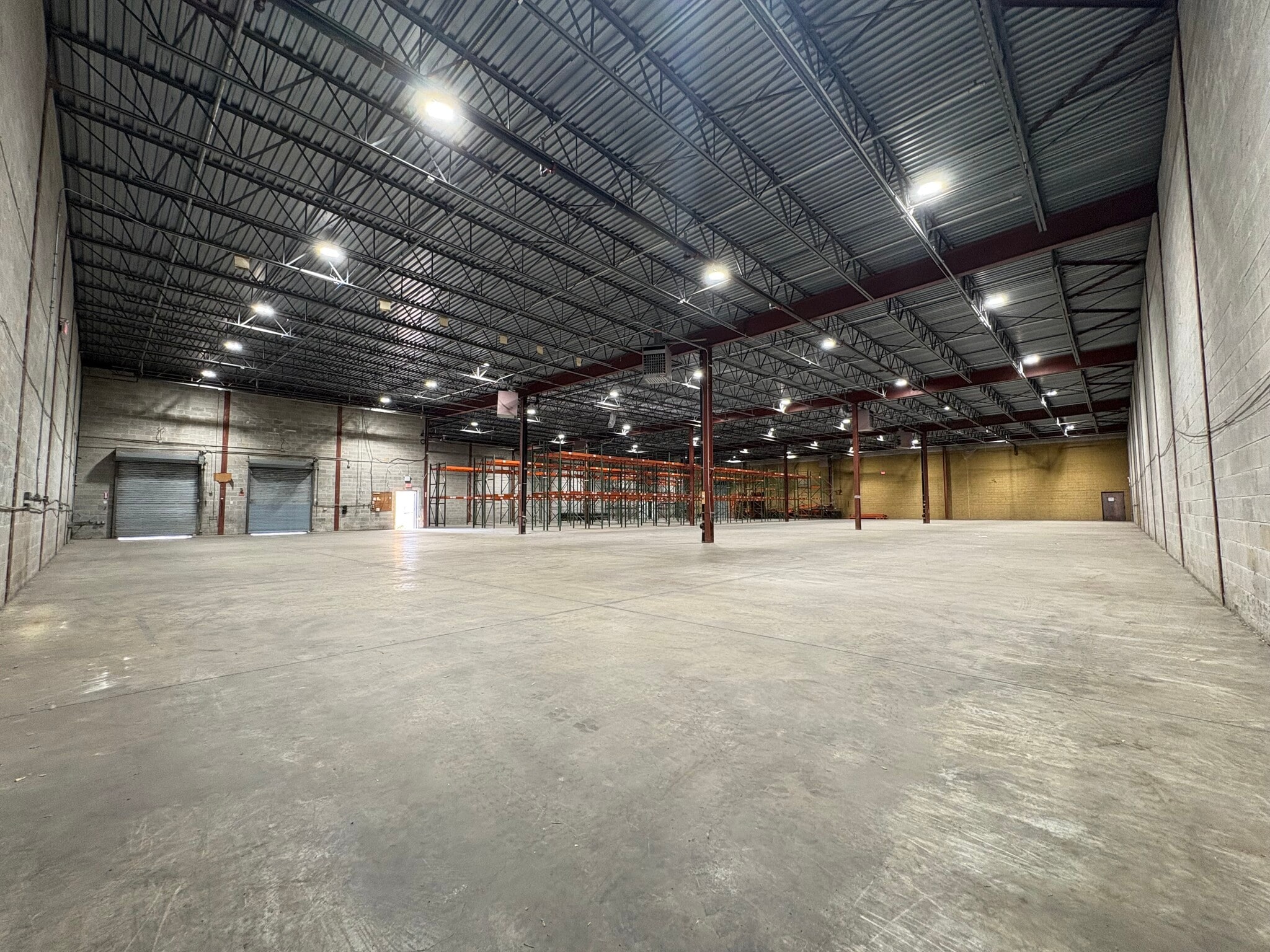 65 Commerce Dr, Hauppauge, NY à louer Photo intérieure– Image 1 sur 3