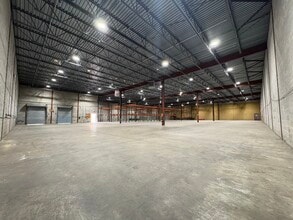 65 Commerce Dr, Hauppauge, NY à louer Photo intérieure– Image 1 sur 3