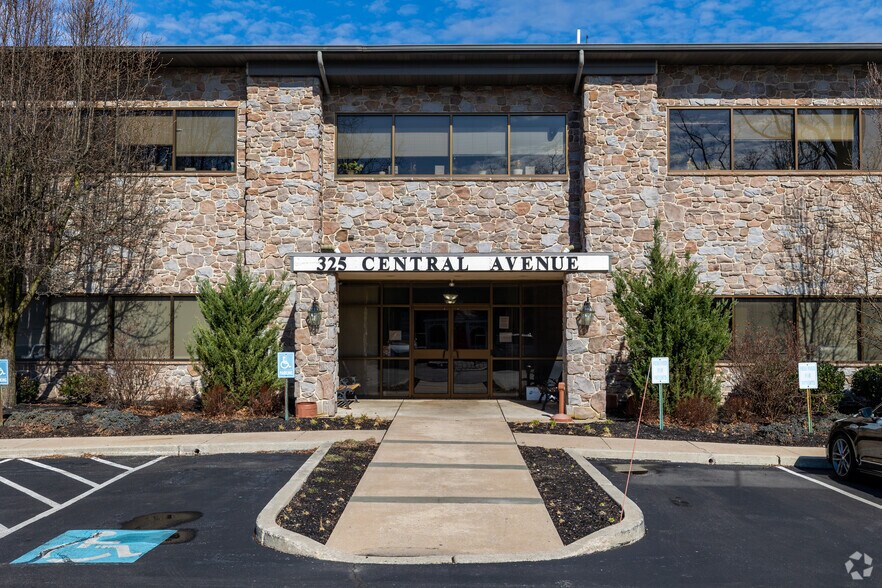 325 W Central Ave, Malvern, PA à vendre - Photo de l’immeuble – Image 3 sur 3