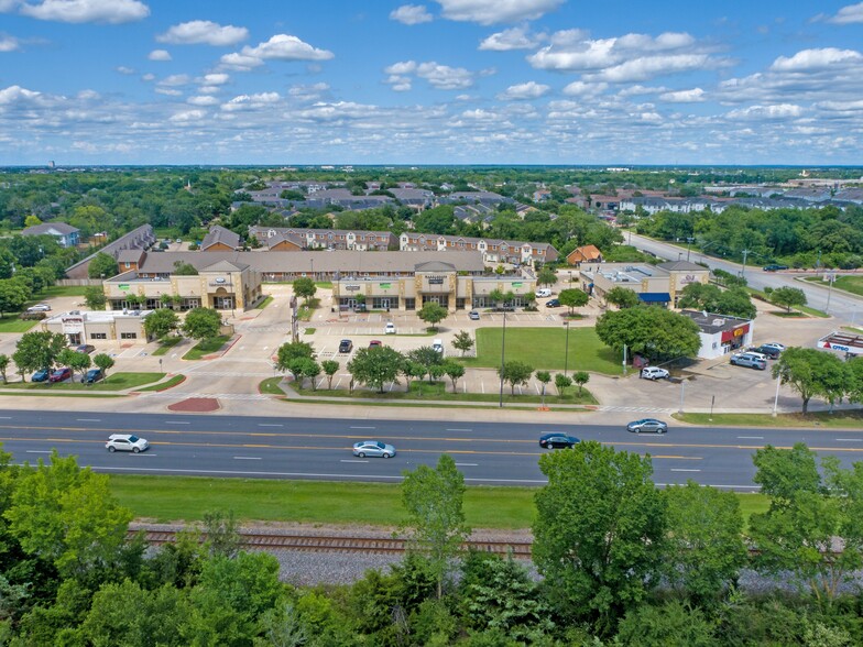 1301 Wellborn Rd, College Station, TX à louer - Photo de l’immeuble – Image 1 sur 8