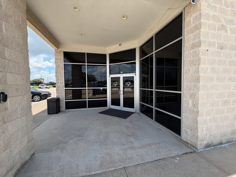 11755 W Little York Rd, Houston, TX à louer - Photo de l’immeuble – Image 2 sur 13
