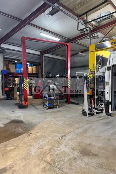 Industriel/Logistique dans Vitry-sur-Seine à vendre - Photo de l’immeuble – Image 1 sur 6
