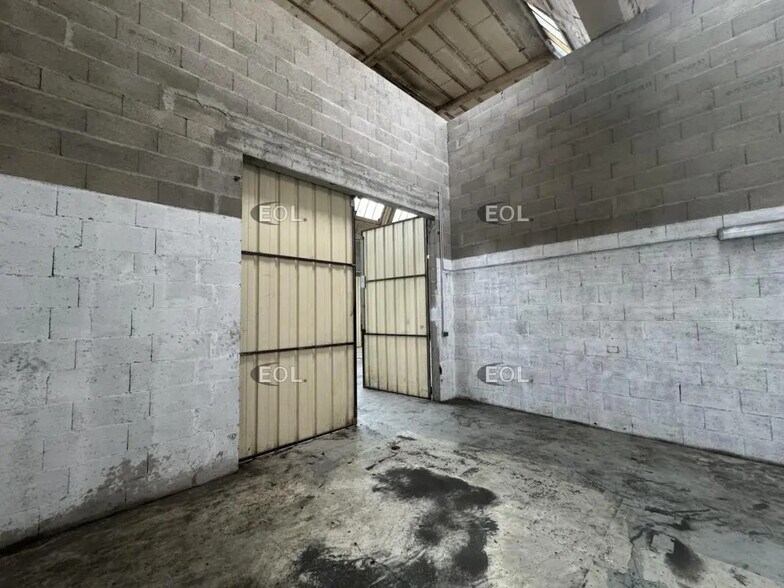 Industriel/Logistique dans Brières-les-Scellés à vendre - Photo intérieure – Image 3 sur 9