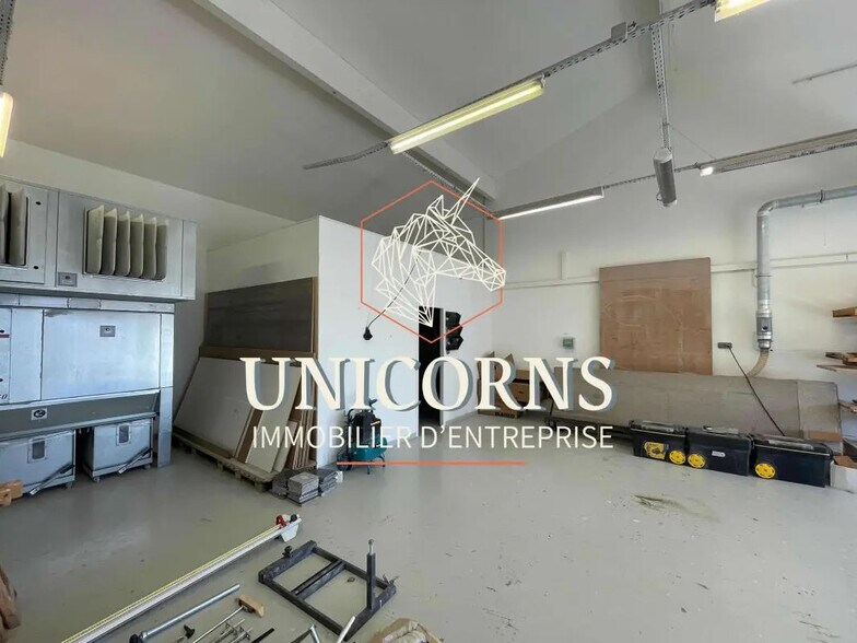 Industriel/Logistique dans Pechbonnieu à louer - Photo de l’immeuble – Image 3 sur 6