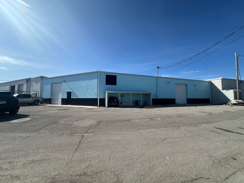 1201 SE 9th Ter, Cape Coral, FL à louer - Photo de l’immeuble – Image 3 sur 14
