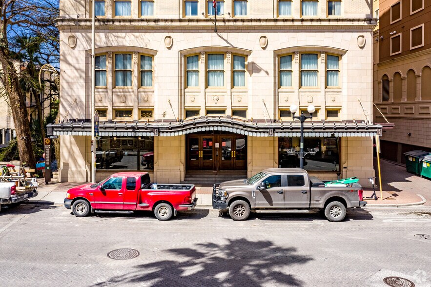 201 N Saint Marys St, San Antonio, TX à louer - Photo de l’immeuble – Image 3 sur 4