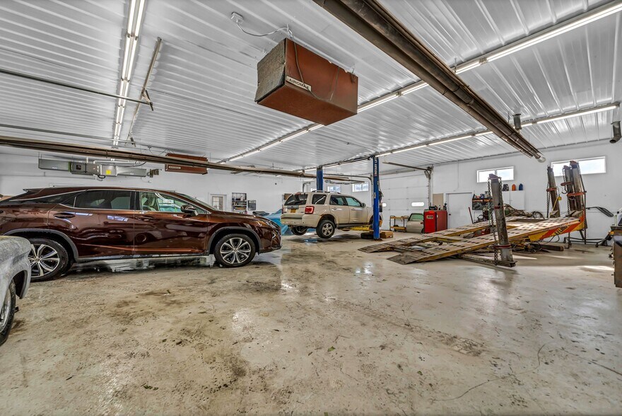5621 Lockport Rd, Niagara Falls, NY à louer - Photo de l’immeuble – Image 2 sur 19