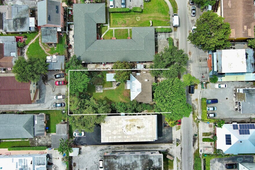 2042 SW 4th St, Miami, FL à vendre - Photo de l’immeuble – Image 2 sur 15