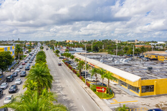 2001-2039 NE 163rd St, Miami, FL - VUE AÉRIENNE  vue de carte - Image1