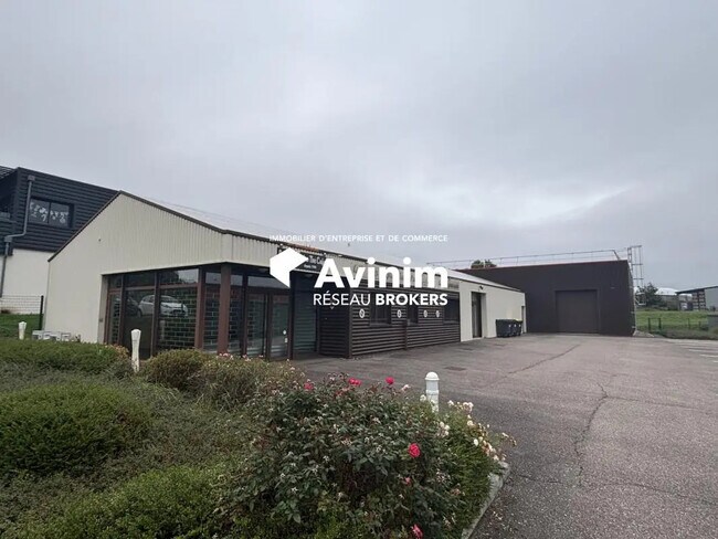 Plus de détails pour Local commercial à vendre