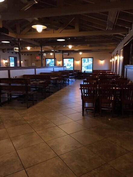 5701 Orange Ave, Fort Pierce, FL à louer - Photo intérieure – Image 2 sur 7