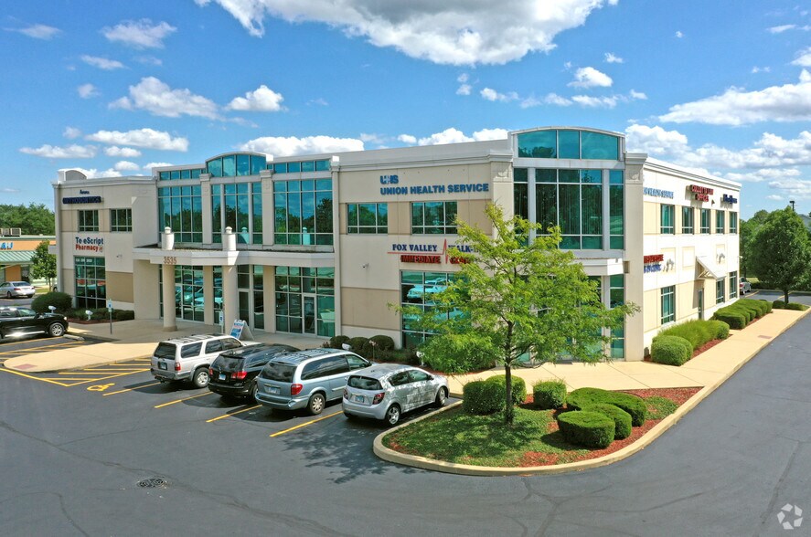 3535 E New York St, Aurora, IL à louer - Photo principale – Image 1 sur 34