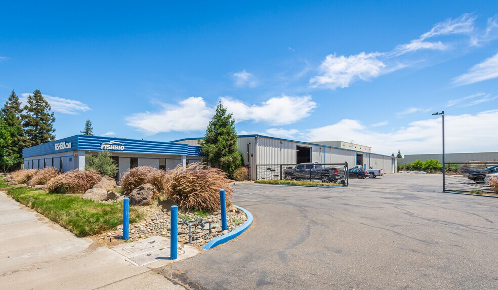 1617 S Yosemite Ave, Oakdale, CA à vendre - Photo de l’immeuble – Image 3 sur 17
