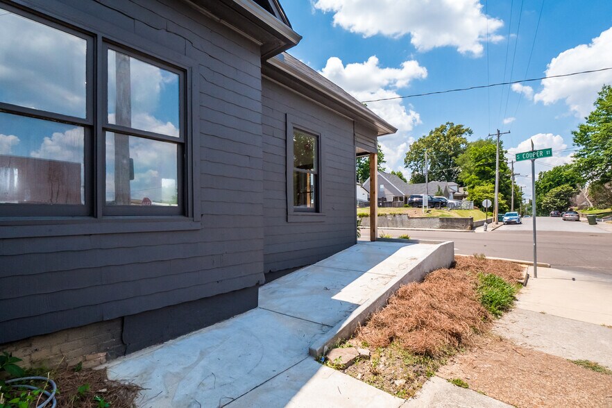 574 S Cooper St, Memphis, TN à louer - Photo de l’immeuble – Image 3 sur 26