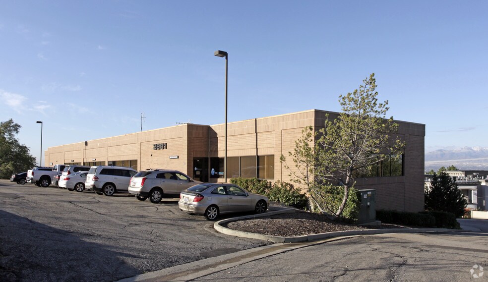 2681 Parleys Way, Salt Lake City, UT à louer - Photo principale – Image 1 sur 3