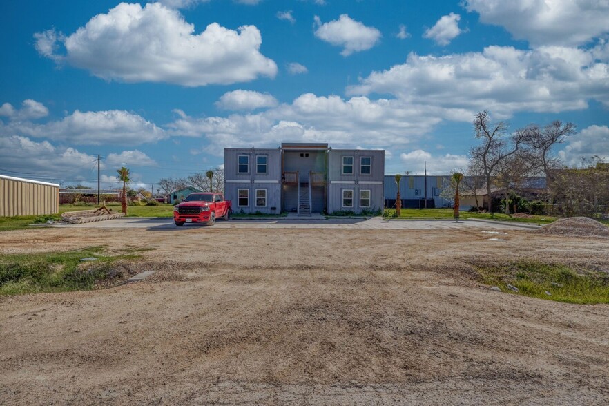 2626 Ave C, Ingleside, TX à vendre - Photo de l’immeuble – Image 3 sur 27